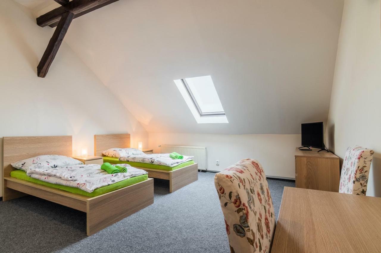 Hotel*** Cesky Dum Chomutov Bagian luar foto